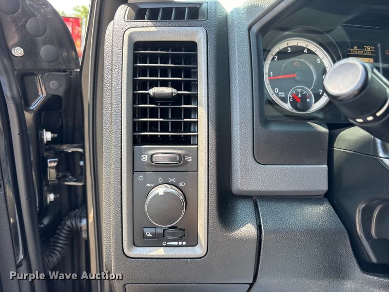 image for item ET2089 2017 RAM 1500 pickup truck
