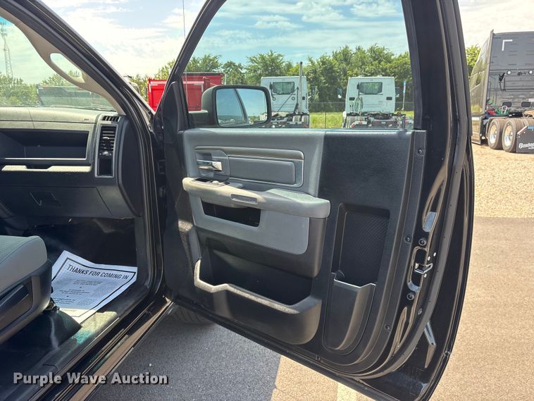image for item ET2089 2017 RAM 1500 pickup truck