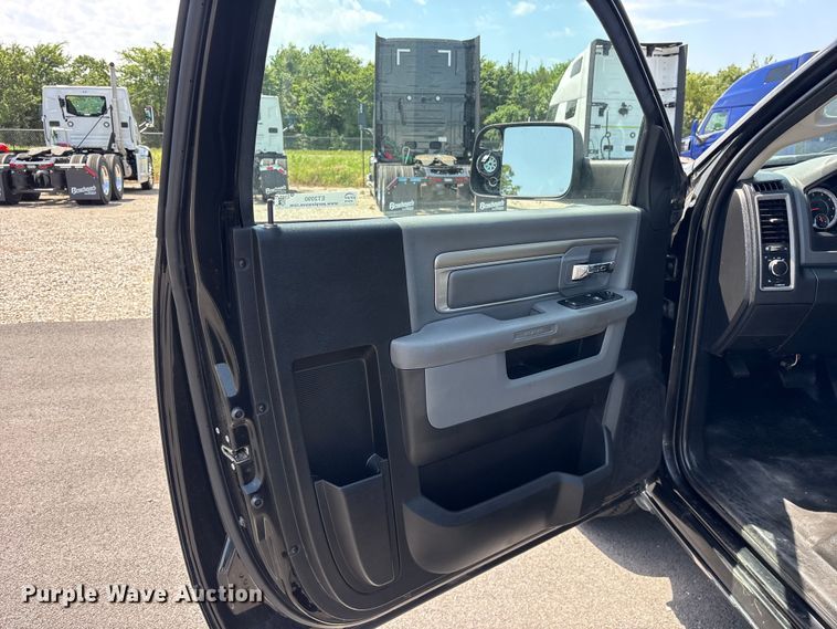 image for item ET2090 2018 RAM 1500 pickup truck