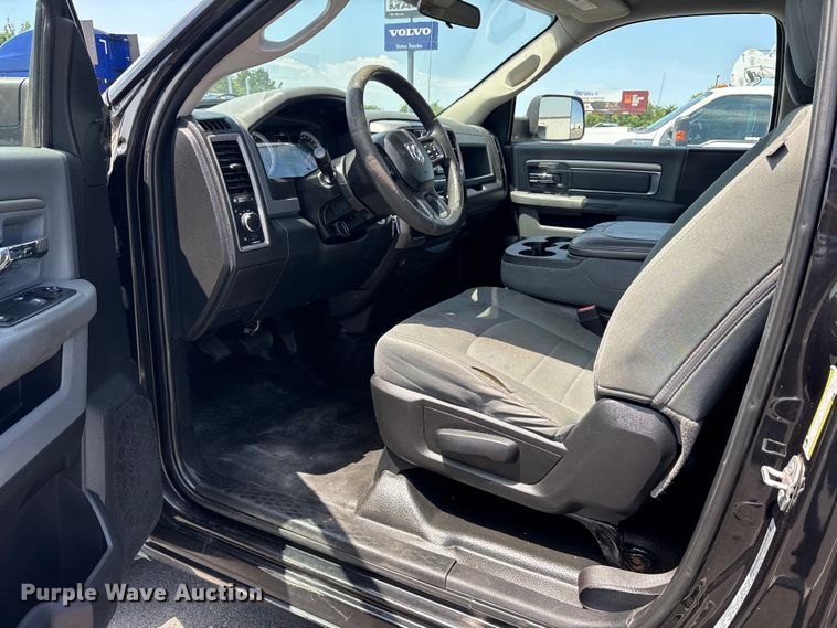 image for item ET2090 2018 RAM 1500 pickup truck