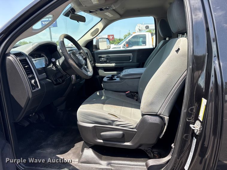 image for item ET2090 2018 RAM 1500 pickup truck