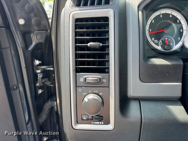 image for item ET2090 2018 RAM 1500 pickup truck