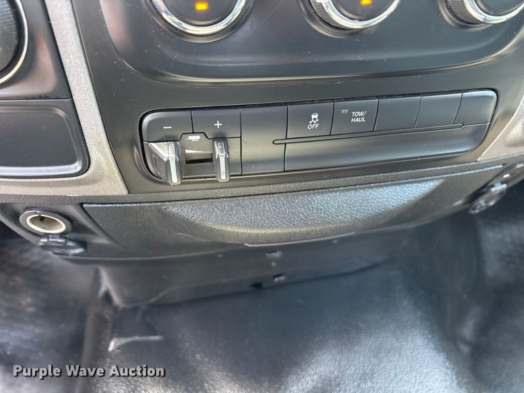 image for item ET2090 2018 RAM 1500 pickup truck