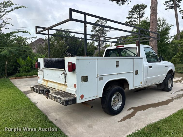 image for item ET2095 1998 Ford Ranger utility bed pickup truck