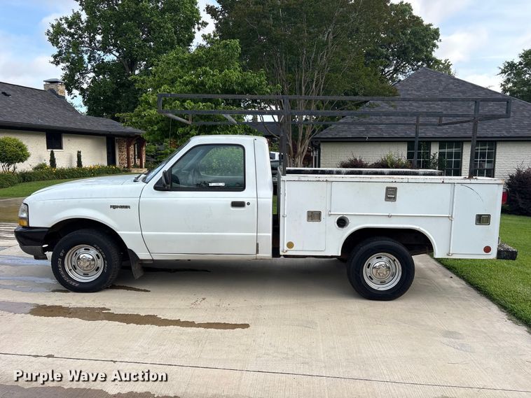 image for item ET2095 1998 Ford Ranger utility bed pickup truck