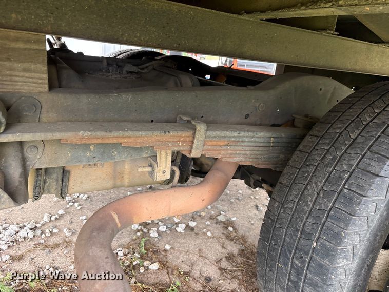image for item ET2112 2017 Ford E450 Super Duty box truck