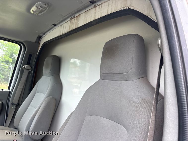 image for item ET2112 2017 Ford E450 Super Duty box truck