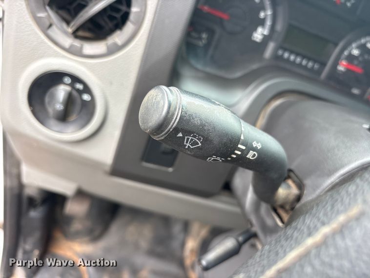 image for item ET2112 2017 Ford E450 Super Duty box truck