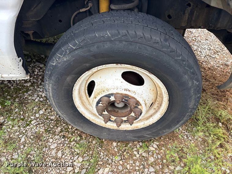 image for item ET2112 2017 Ford E450 Super Duty box truck