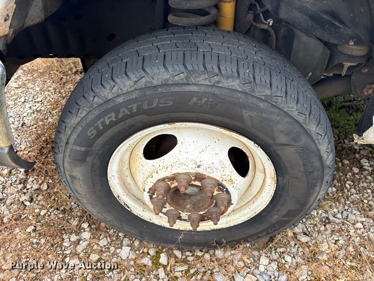image for item ET2112 2017 Ford E450 Super Duty box truck