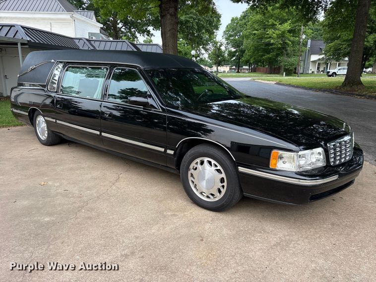 image for item ET2114 1999 Cadillac Krystal Koach hearse