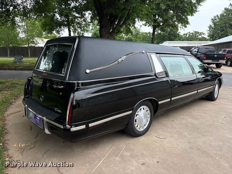 image for item ET2114 1999 Cadillac Krystal Koach hearse