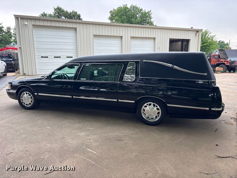 image for item ET2114 1999 Cadillac Krystal Koach hearse