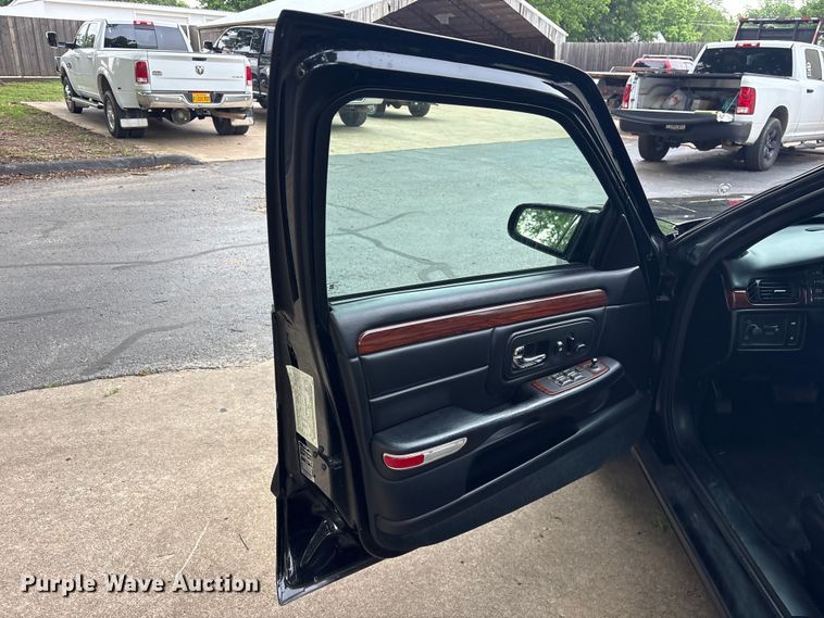 image for item ET2114 1999 Cadillac Krystal Koach hearse