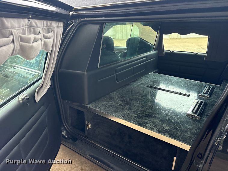 image for item ET2114 1999 Cadillac Krystal Koach hearse