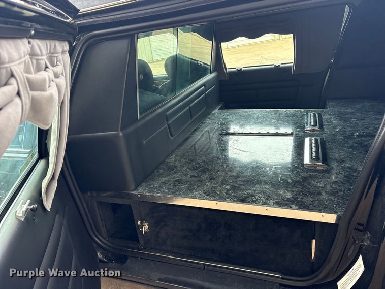 image for item ET2114 1999 Cadillac Krystal Koach hearse