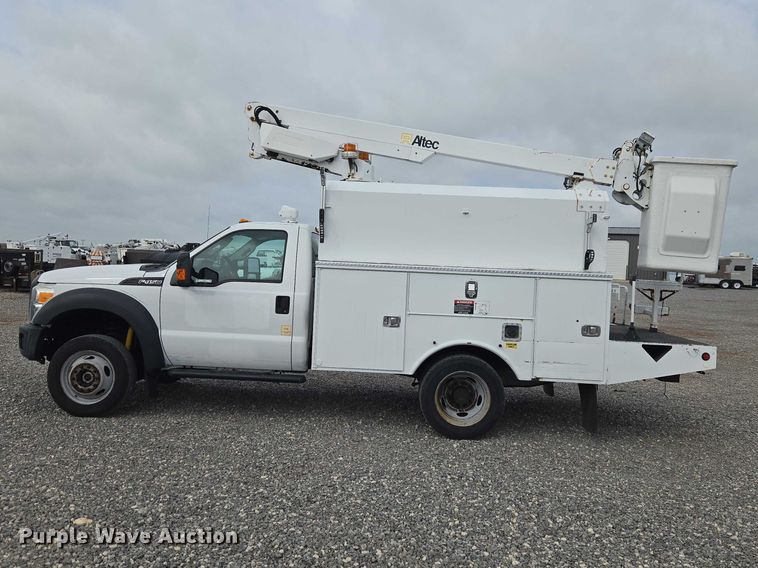 image for item ET5143 2014 Ford F450 Super Duty bucket truck