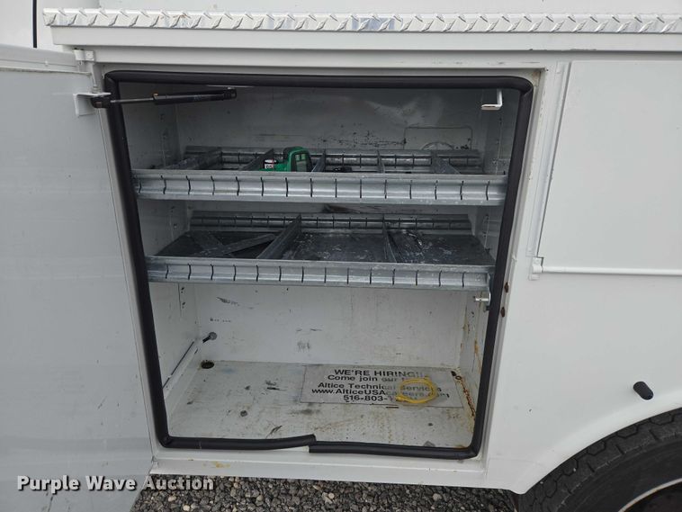 image for item ET5143 2014 Ford F450 Super Duty bucket truck