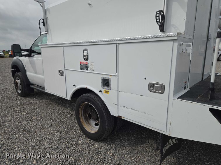 image for item ET5143 2014 Ford F450 Super Duty bucket truck