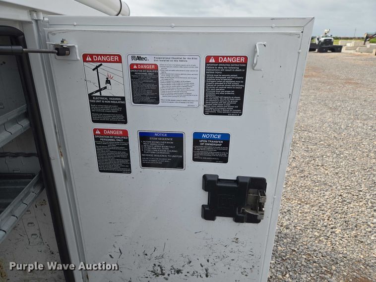 image for item ET5143 2014 Ford F450 Super Duty bucket truck