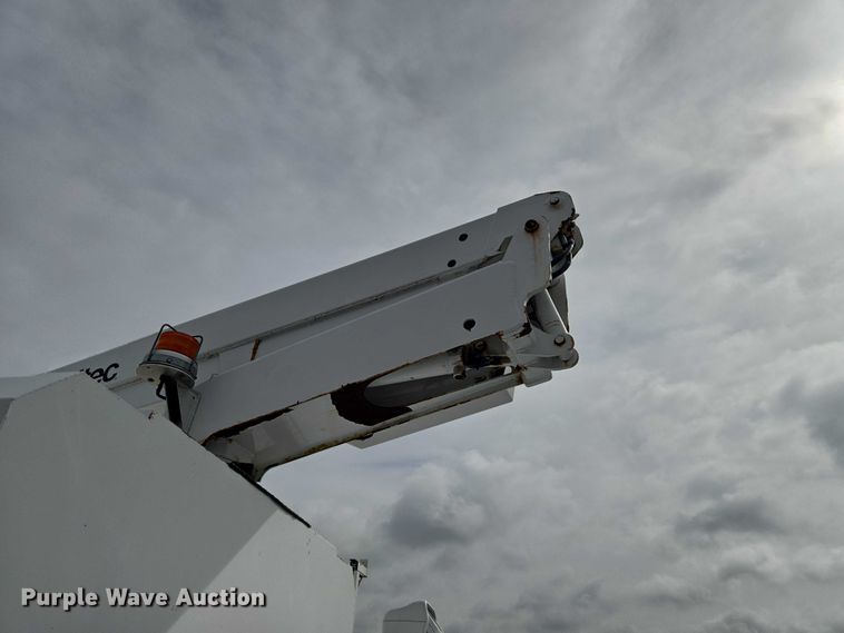 image for item ET5143 2014 Ford F450 Super Duty bucket truck