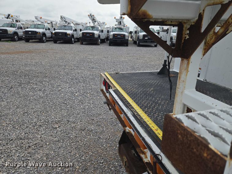 image for item ET5143 2014 Ford F450 Super Duty bucket truck