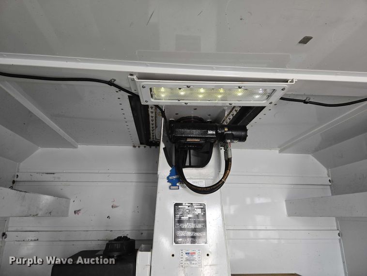 image for item ET5143 2014 Ford F450 Super Duty bucket truck