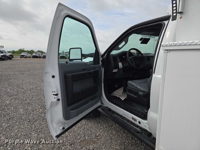 image for item ET5143 2014 Ford F450 Super Duty bucket truck