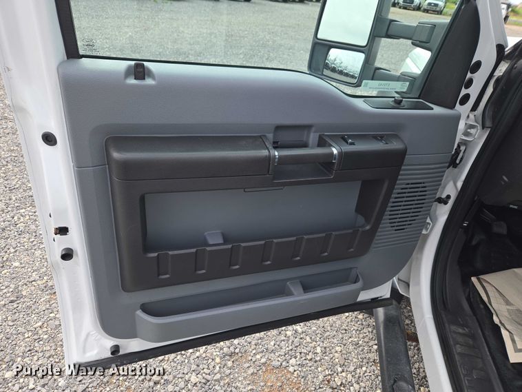 image for item ET5143 2014 Ford F450 Super Duty bucket truck
