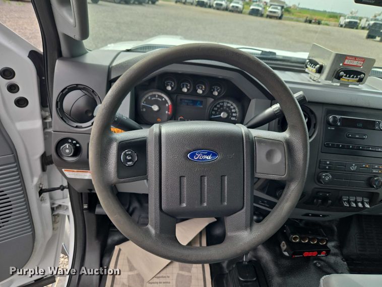 image for item ET5143 2014 Ford F450 Super Duty bucket truck