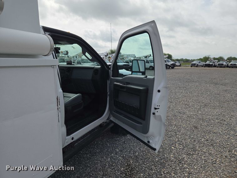 image for item ET5143 2014 Ford F450 Super Duty bucket truck
