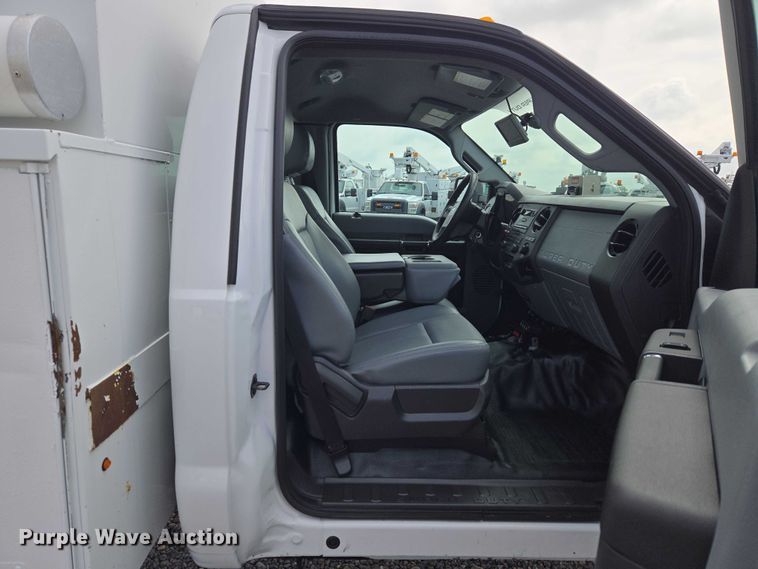 image for item ET5143 2014 Ford F450 Super Duty bucket truck