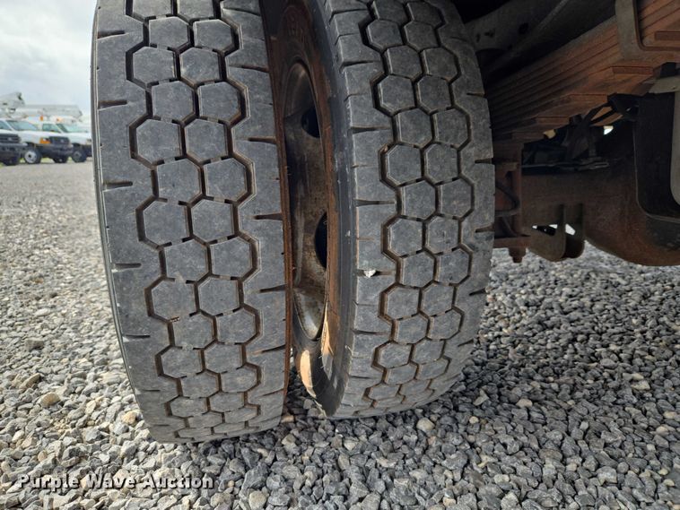 image for item ET5143 2014 Ford F450 Super Duty bucket truck