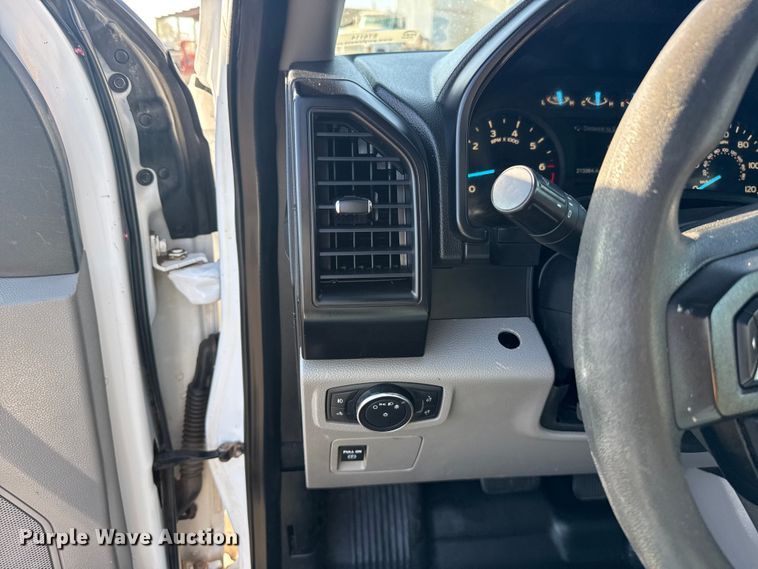image for item ET6114 2018 Ford F150 XL Ext. Cab pickup truck