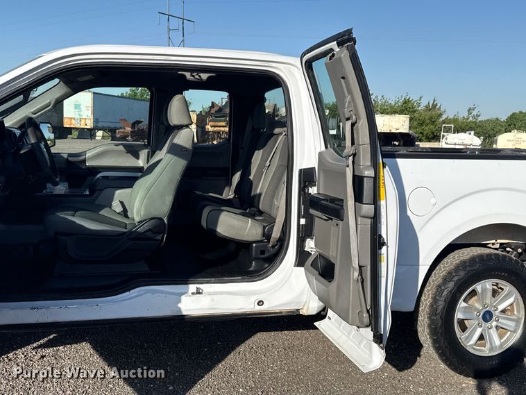 image for item ET6114 2018 Ford F150 XL Ext. Cab pickup truck