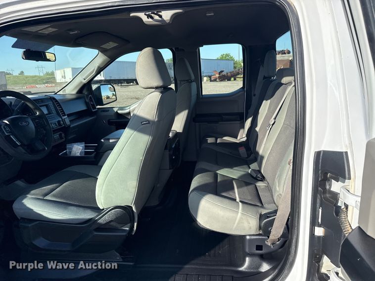 image for item ET6114 2018 Ford F150 XL Ext. Cab pickup truck