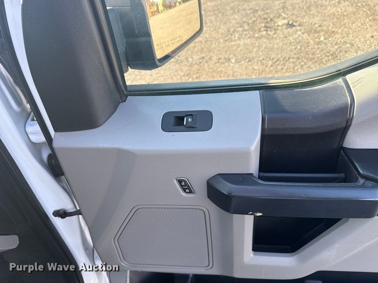 image for item ET6114 2018 Ford F150 XL Ext. Cab pickup truck