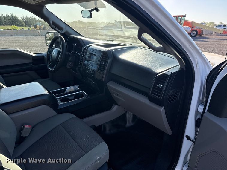 image for item ET6114 2018 Ford F150 XL Ext. Cab pickup truck