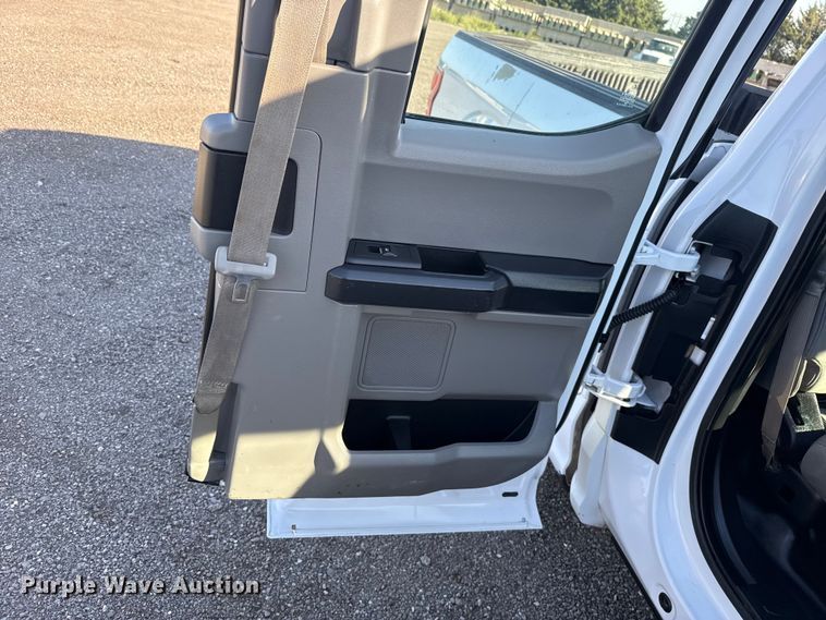 image for item ET6114 2018 Ford F150 XL Ext. Cab pickup truck