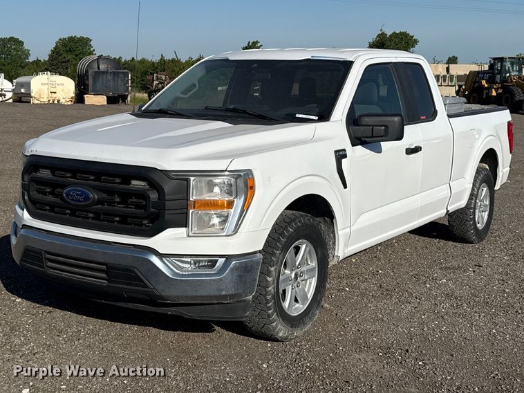 image for item ET6115 2021 Ford F150 XL Ext. Cab pickup truck