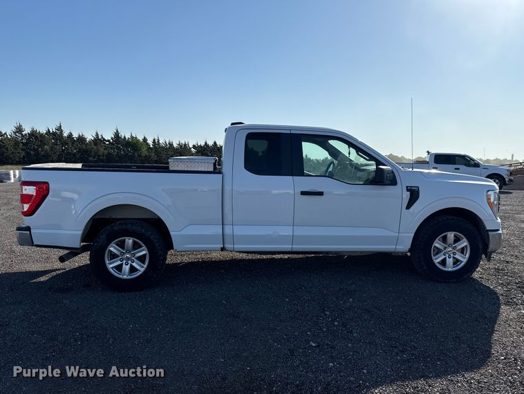 image for item ET6115 2021 Ford F150 XL Ext. Cab pickup truck