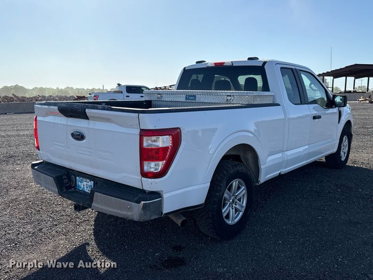 image for item ET6115 2021 Ford F150 XL Ext. Cab pickup truck