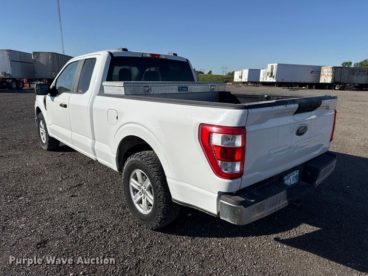 image for item ET6115 2021 Ford F150 XL Ext. Cab pickup truck