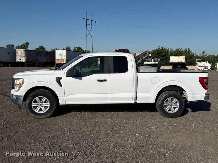 image for item ET6115 2021 Ford F150 XL Ext. Cab pickup truck