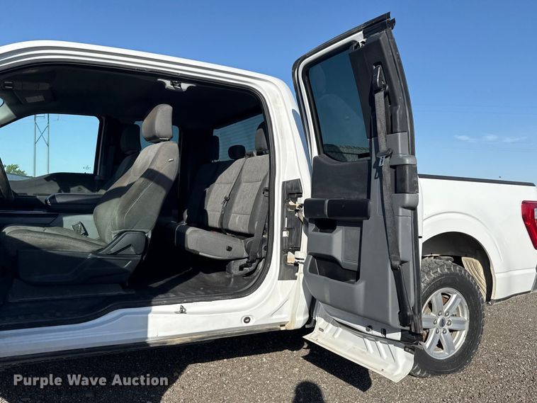 image for item ET6115 2021 Ford F150 XL Ext. Cab pickup truck