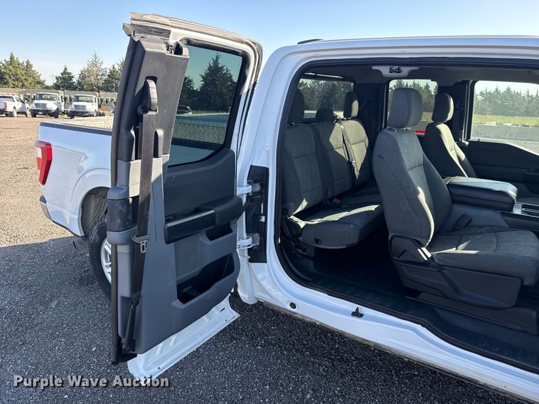 image for item ET6115 2021 Ford F150 XL Ext. Cab pickup truck