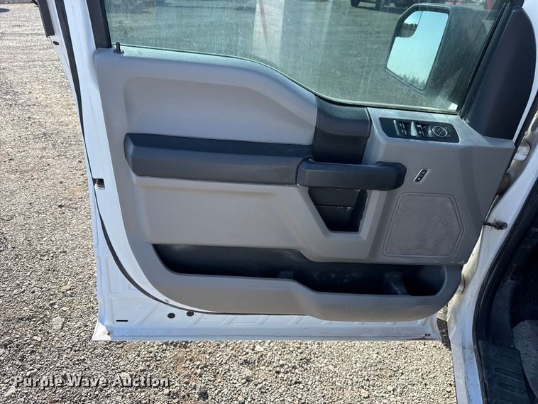 image for item ET6118 2018 Ford F150 XL Ext. Cab pickup truck