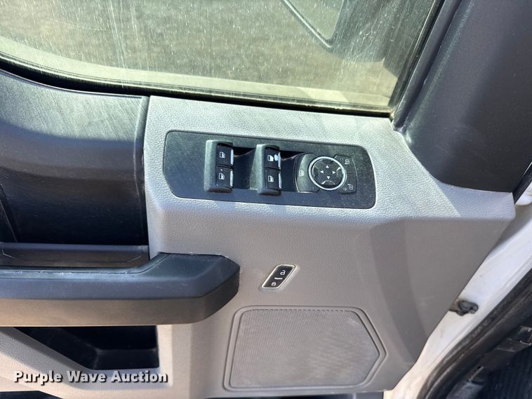 image for item ET6118 2018 Ford F150 XL Ext. Cab pickup truck