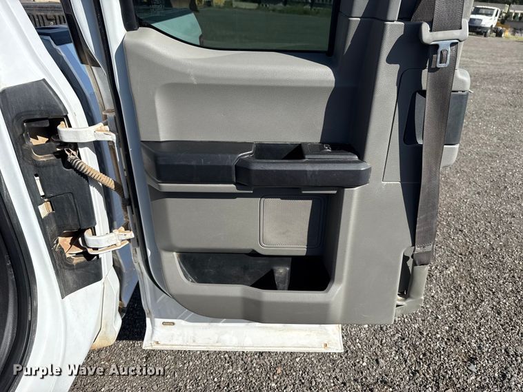 image for item ET6118 2018 Ford F150 XL Ext. Cab pickup truck