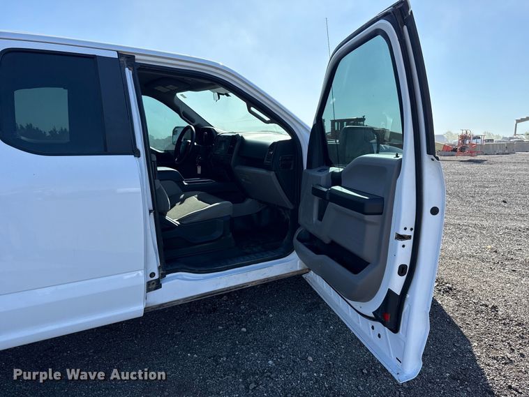 image for item ET6118 2018 Ford F150 XL Ext. Cab pickup truck